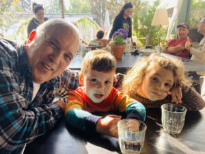 from right to left:
Inbar, gur and Grandpa Dudu